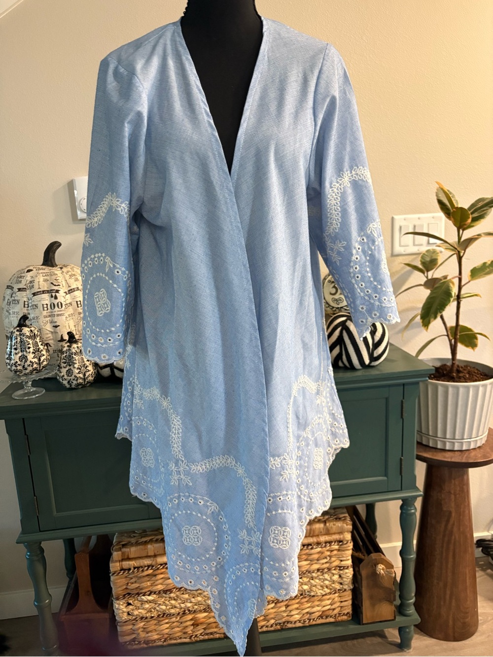 Light Blue Embroidered Open-Front Women's Robe